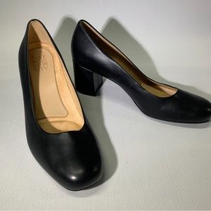 NATURALIZER Whitney 7.5 black leather chunky heels shoes dress work